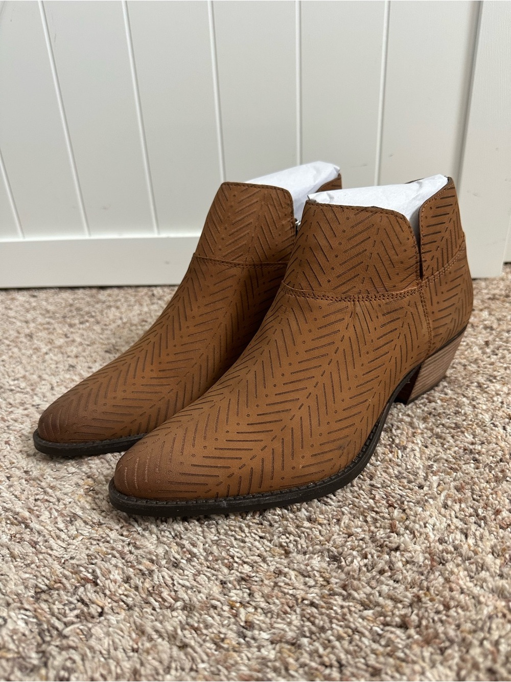 Charles by Charles David Zander Women’s 10 Tobacco Nubuck Ankle Booties NIB